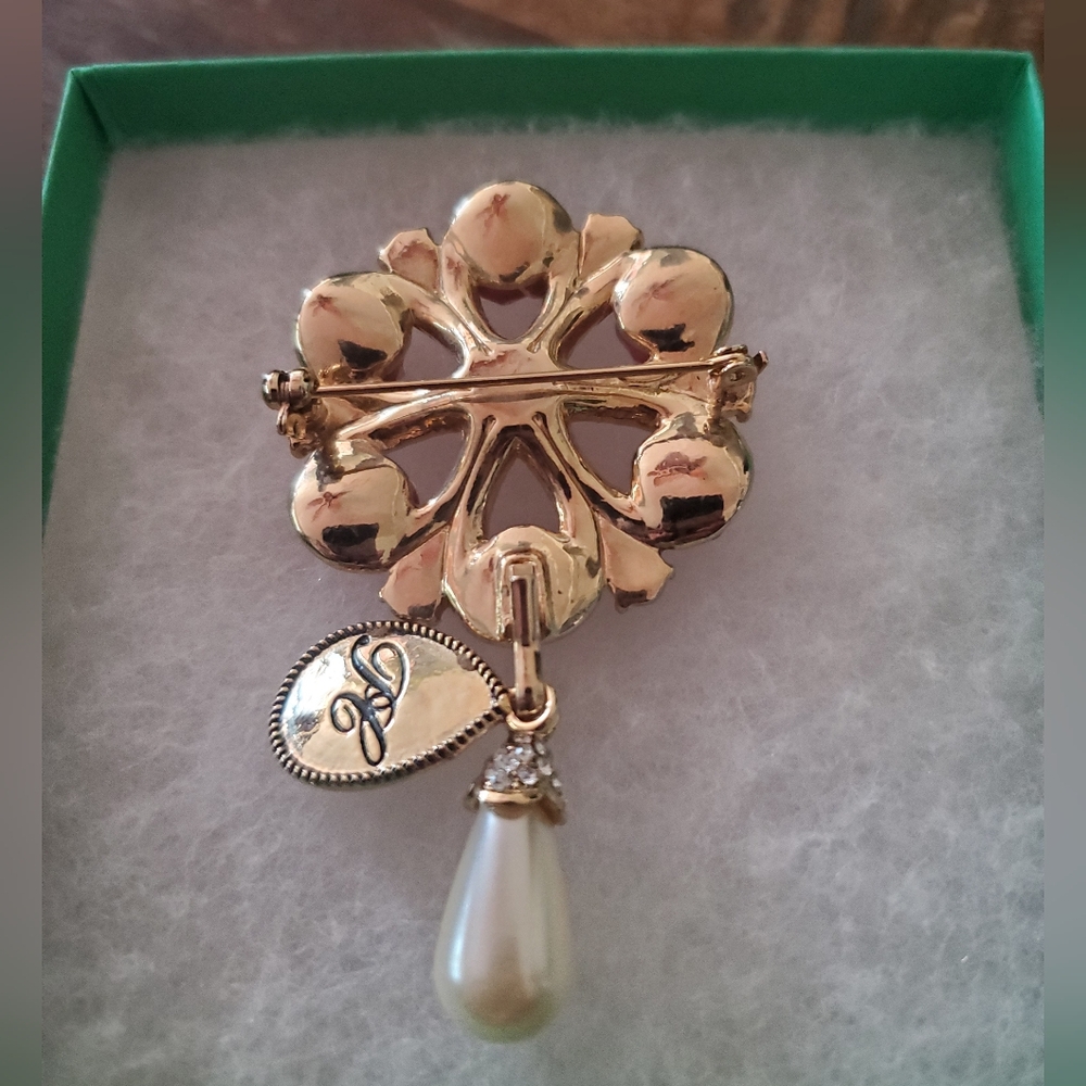 Avon Pink Bisque Rose Gold Tone Brooch - Picture 9 of 9